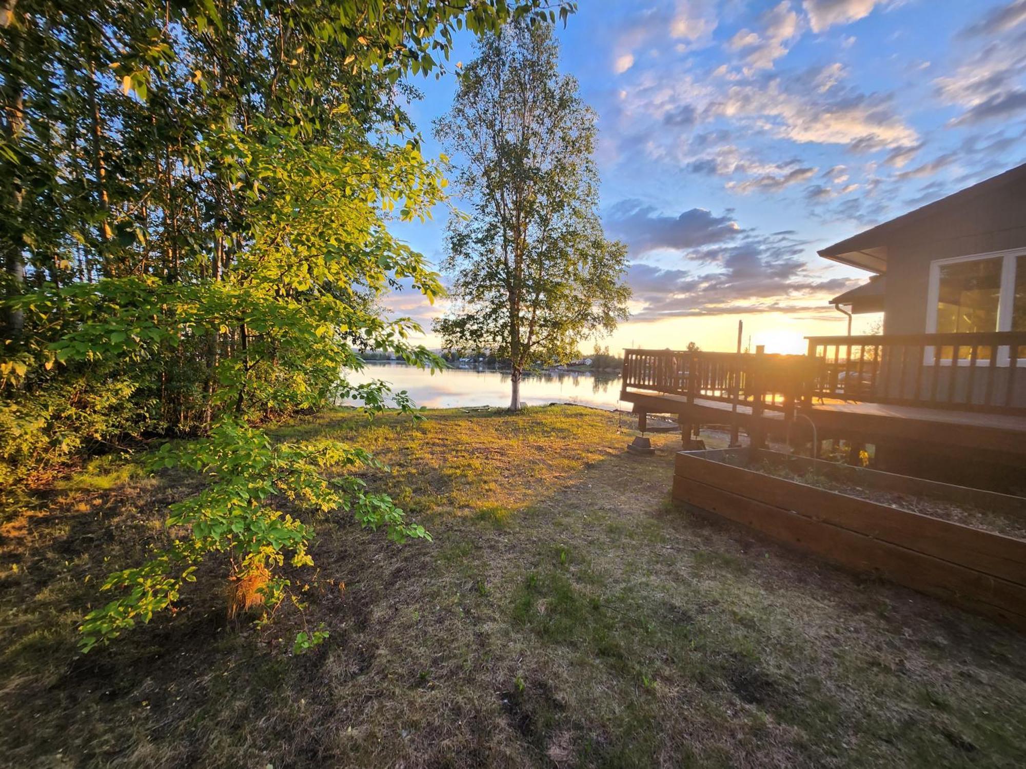 Hidden Lakefront Villa Фербанкс Екстер'єр фото